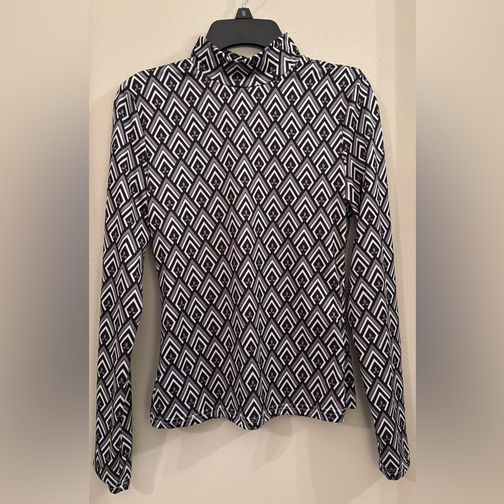 Small graphic design top - never worn